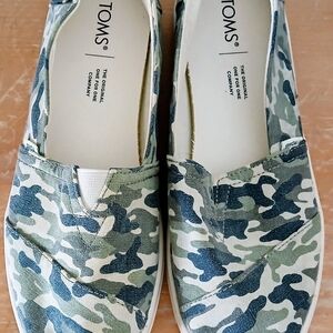 Toms Camo Slip-On Shoes in Green, Gray and White